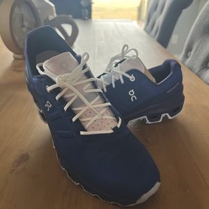 Brand new, never worn On shoes